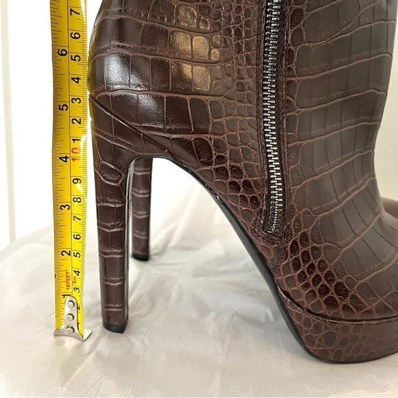 Guess Women’s Dejah 2 Side Zip Heeled Boots in Brown Size 9 NWOB - Picture 8 of 11
